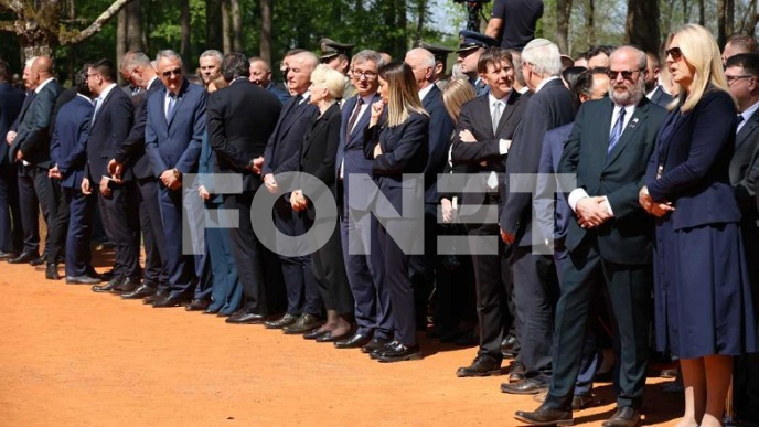 Venci, cveće i parastos